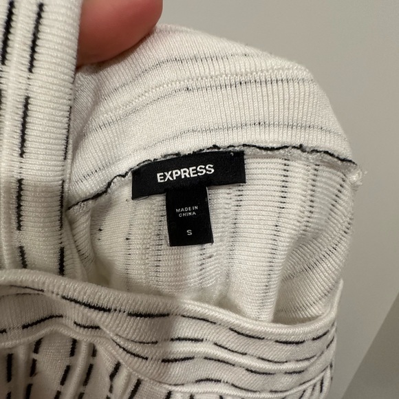 White and black design square neck sweater tank! Express size s - Picture 8 of 8